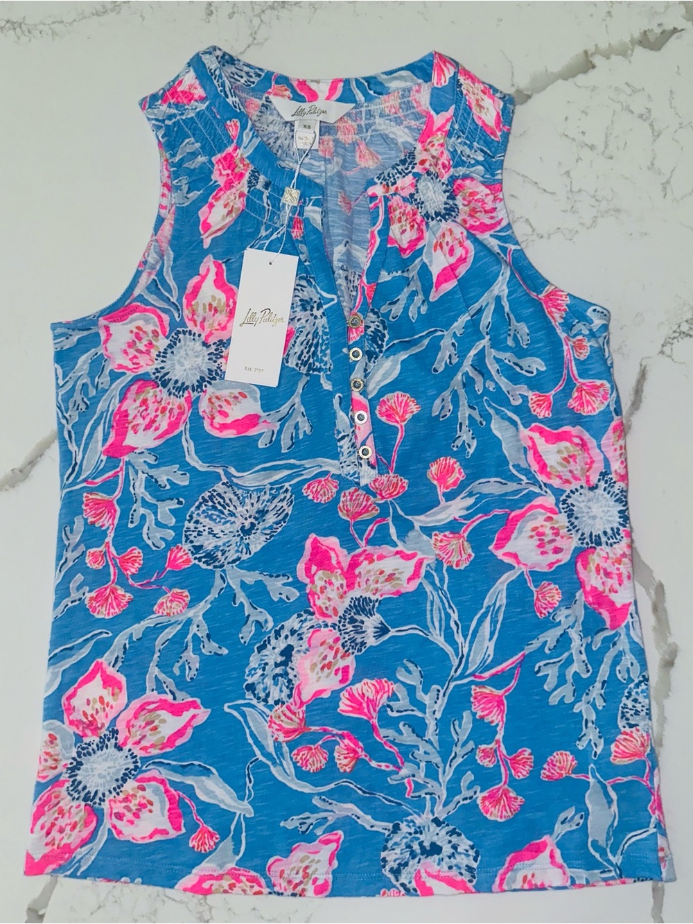 🆕 Lilly Pulitzer Essie Top 🆕
